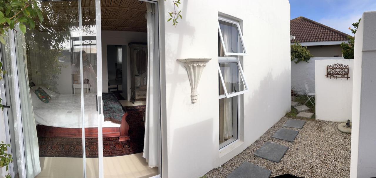 De La Fontaine Guest Cottage And Pool View Luxury Suite Plettenbergbaai Buitenkant foto