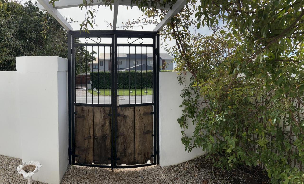De La Fontaine Guest Cottage And Pool View Luxury Suite Plettenbergbaai Buitenkant foto